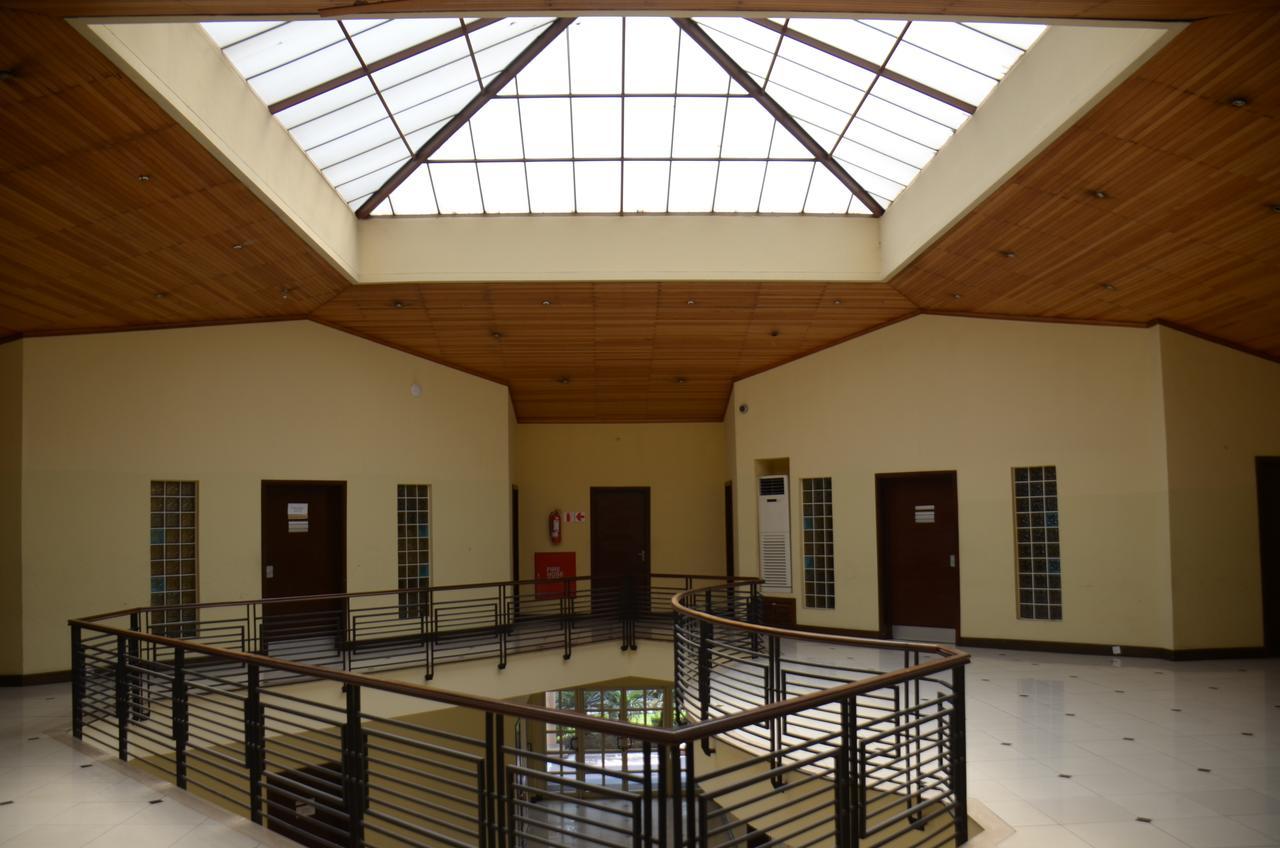 Oakwood Park Hotel Lekki Esterno foto