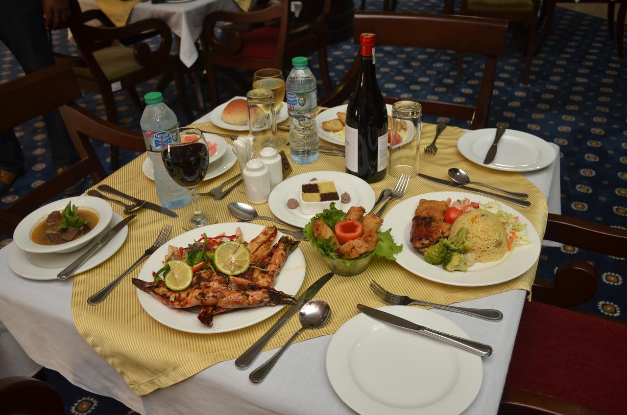 Oakwood Park Hotel Lekki Esterno foto