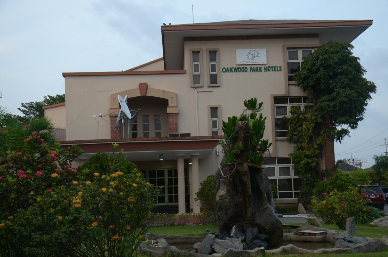 Oakwood Park Hotel Lekki Esterno foto