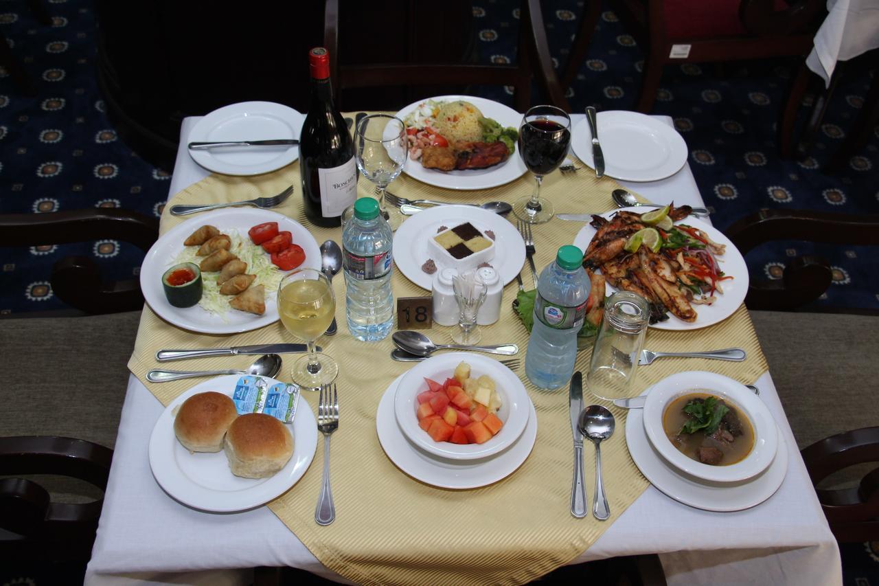 Oakwood Park Hotel Lekki Esterno foto