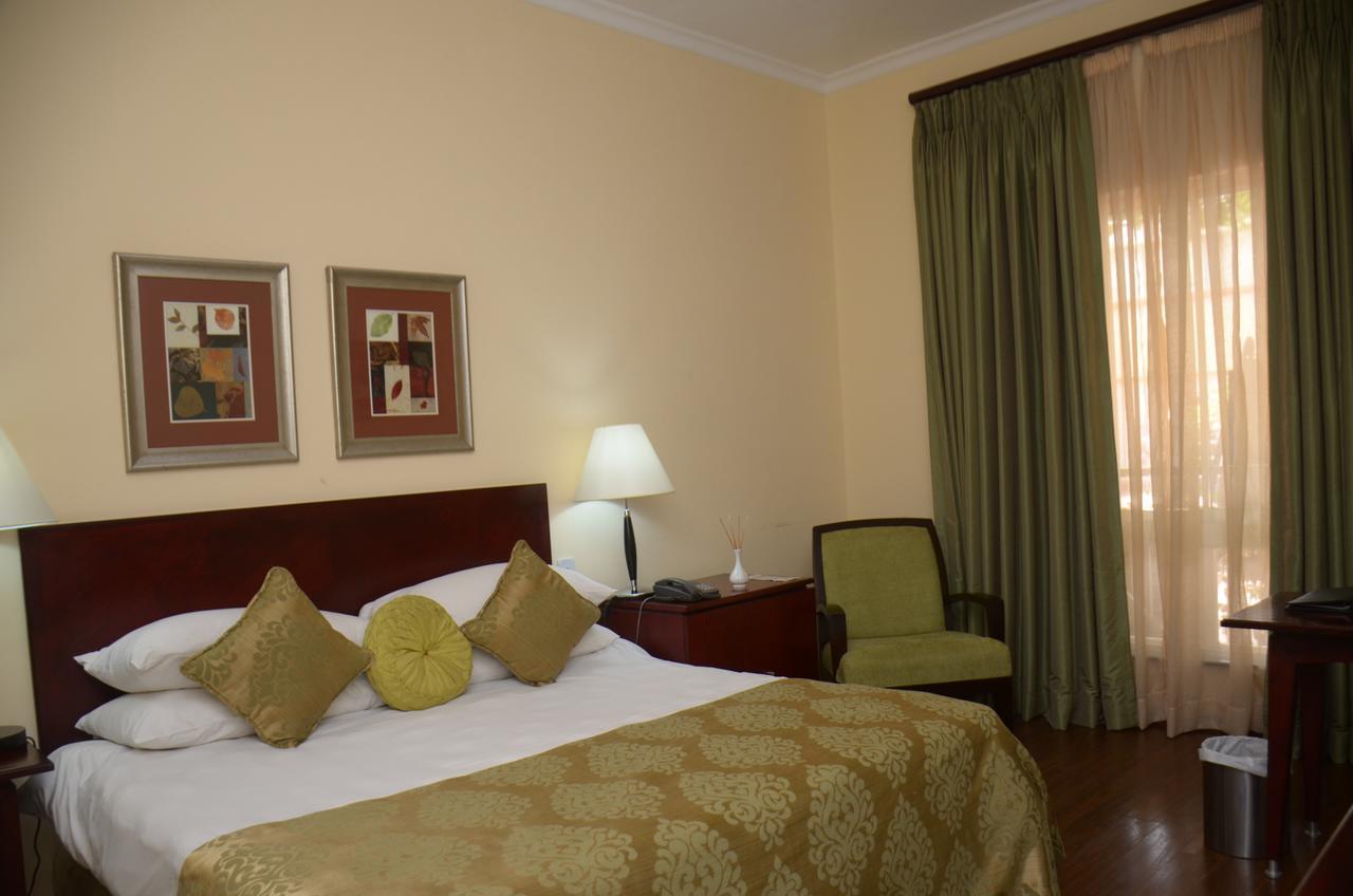 Oakwood Park Hotel Lekki Esterno foto