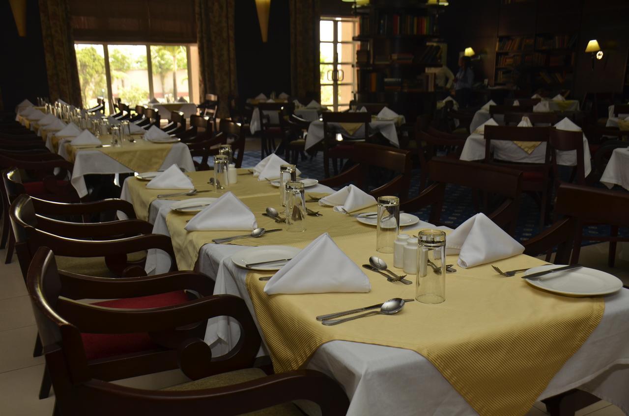 Oakwood Park Hotel Lekki Esterno foto