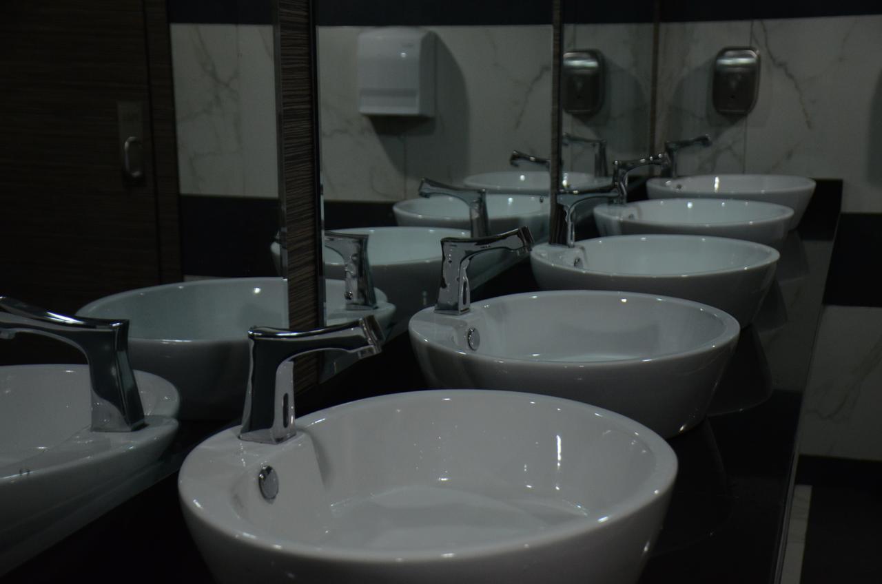 Oakwood Park Hotel Lekki Esterno foto