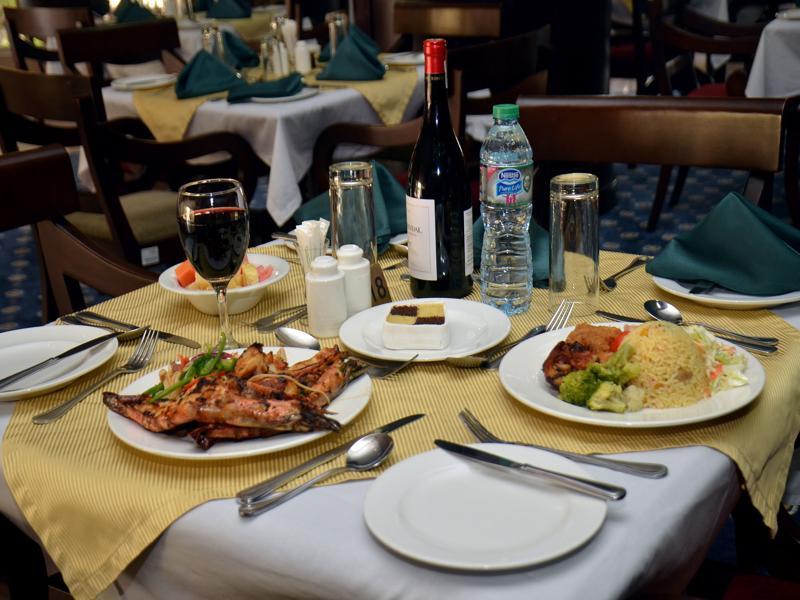 Oakwood Park Hotel Lekki Esterno foto